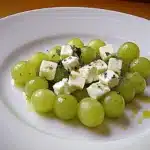 Grüner Trauben-Salat mit Feta First Image First Image