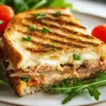 Gegrillter Thunfisch-Käse-Sandwich First Image First Image