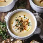 Unsere feine und extra cremige Zwiebelsuppe First Image First Image