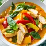 Rotes Thai Curry mit Hähnchen – in 20 Minuten auf dem Tisch! First Image First Image