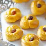 Lussekatter-Plätzchen First Image First Image