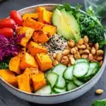 Clean Eating Buddha Bowl mit Süßkartoffeln First Image First Image