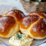 Laugenbrötchen mit Meerrettichbutter First Image First Image