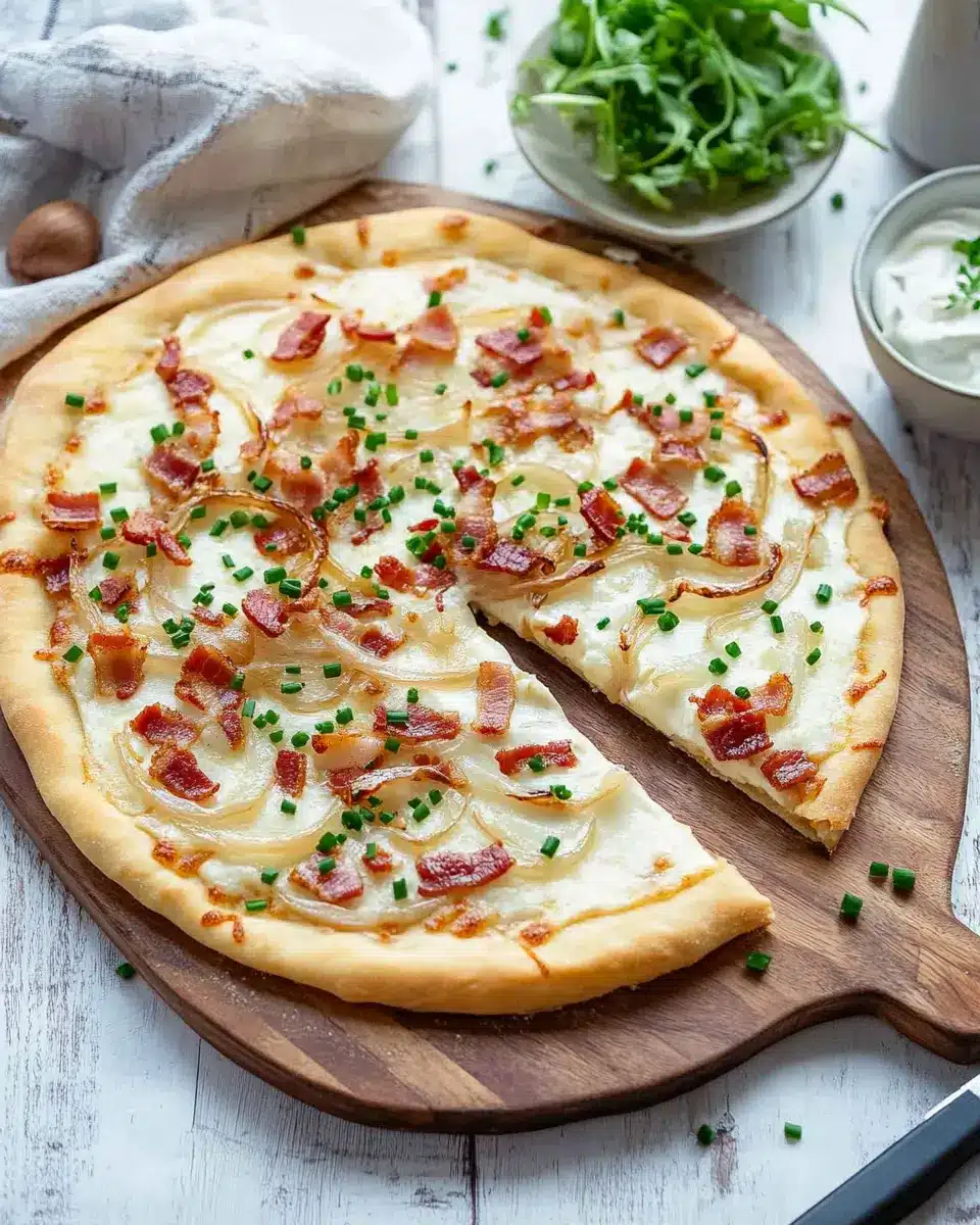 Flammkuchen Rezept: Irresistibly Crisp Alsatian Delight