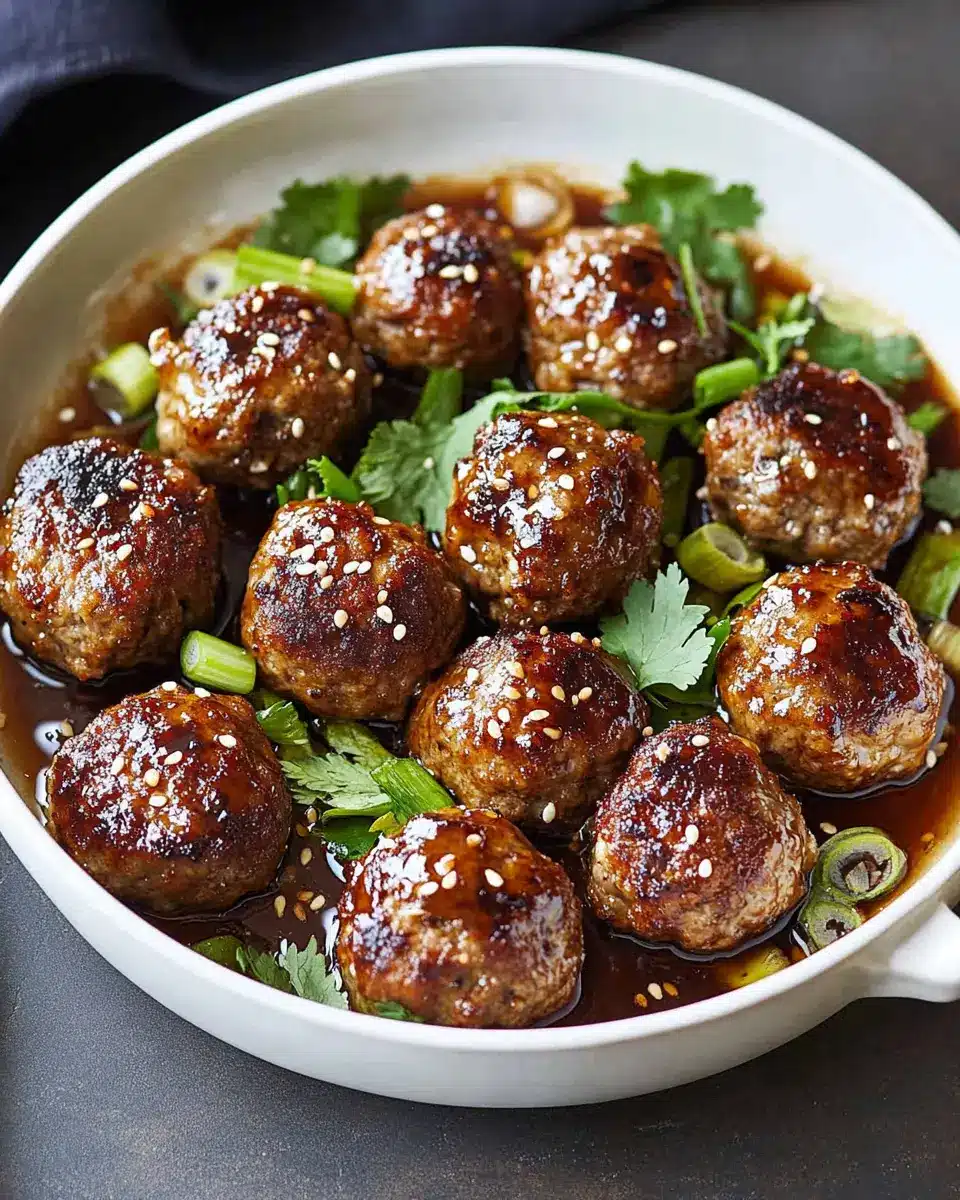 Asia-Buletten mit Hoisinsauce First Image First Image