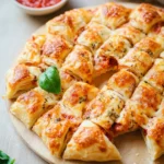 Schnelles Pizza Zupfbrot aus Blätterteig First Image First Image