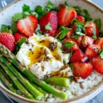 Spargel-Reis-Bowl mit Erdbeeren und Burrata – lauwarm First Image First Image