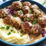 Köttbullar - Rezept für schwedische Hackbällchen First Image First Image