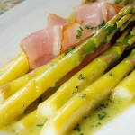 Spargel mit Schinkenstreifen und Kräutersauce First Image First Image