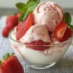 Gesunde Erdbeer-Joghurt-Eiscreme First Image First Image